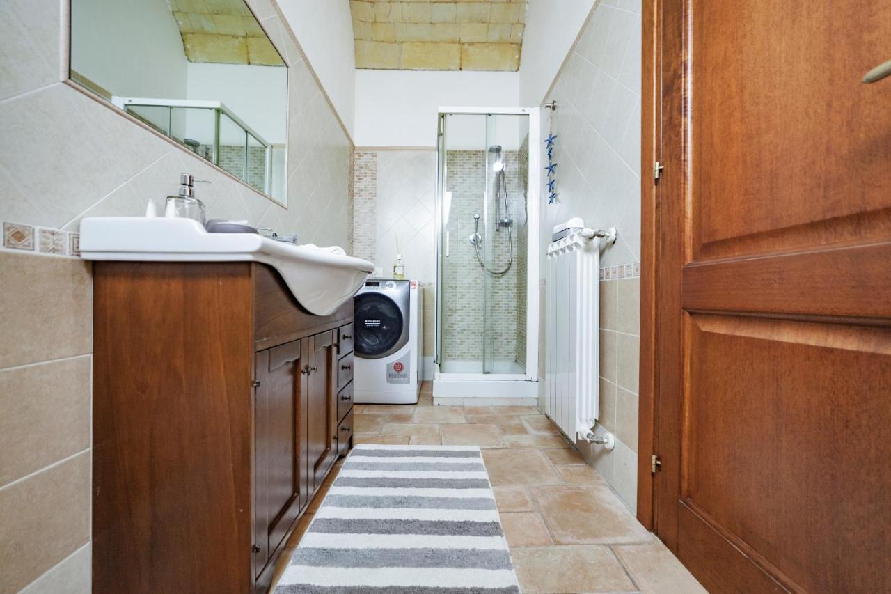 Suite Home Al Centro Di ساساري المظهر الخارجي الصورة