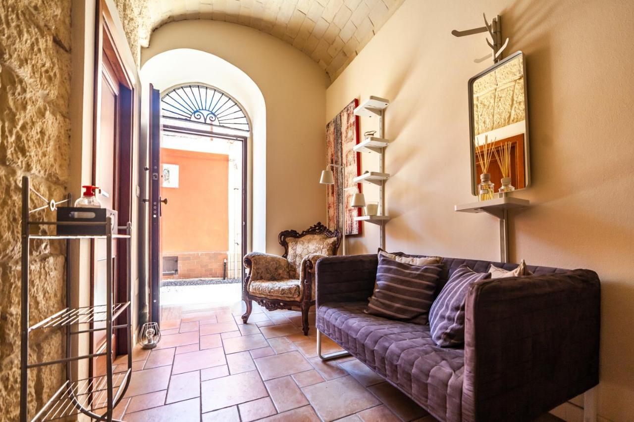 Suite Home Al Centro Di ساساري المظهر الخارجي الصورة